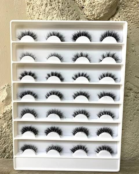 Msmetics unfeigned luxury collection 14in1 lash tray | Lola